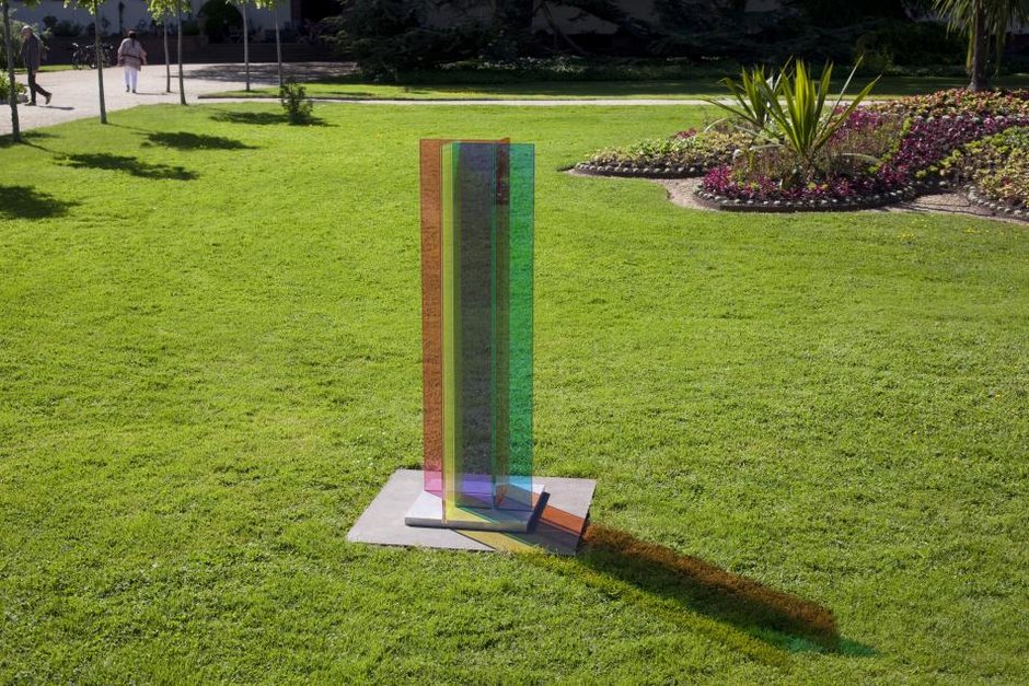 How Lines Move Between Geometry and Space