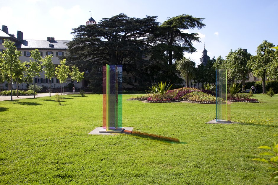 How Lines Move Between Geometry and Space