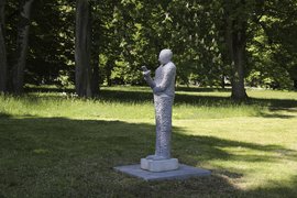 Phone User 4 (outdoor)