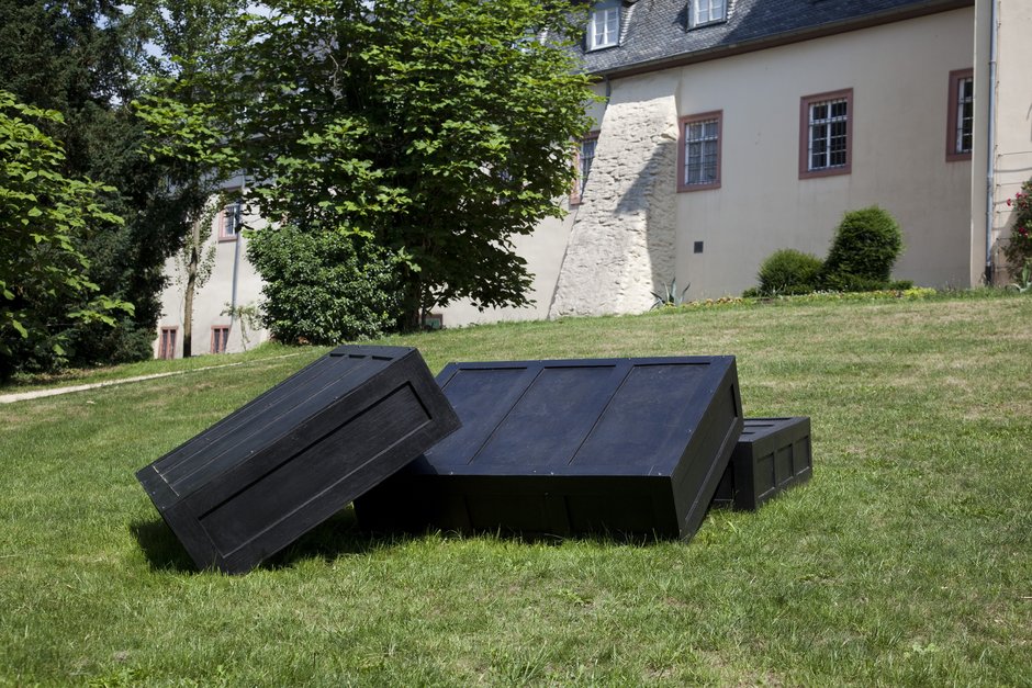 Force Majeure, Fig. 2-4