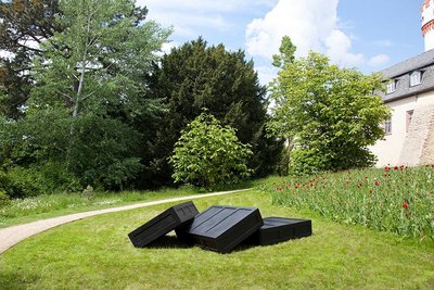 Force Majeure, Fig. 2-4