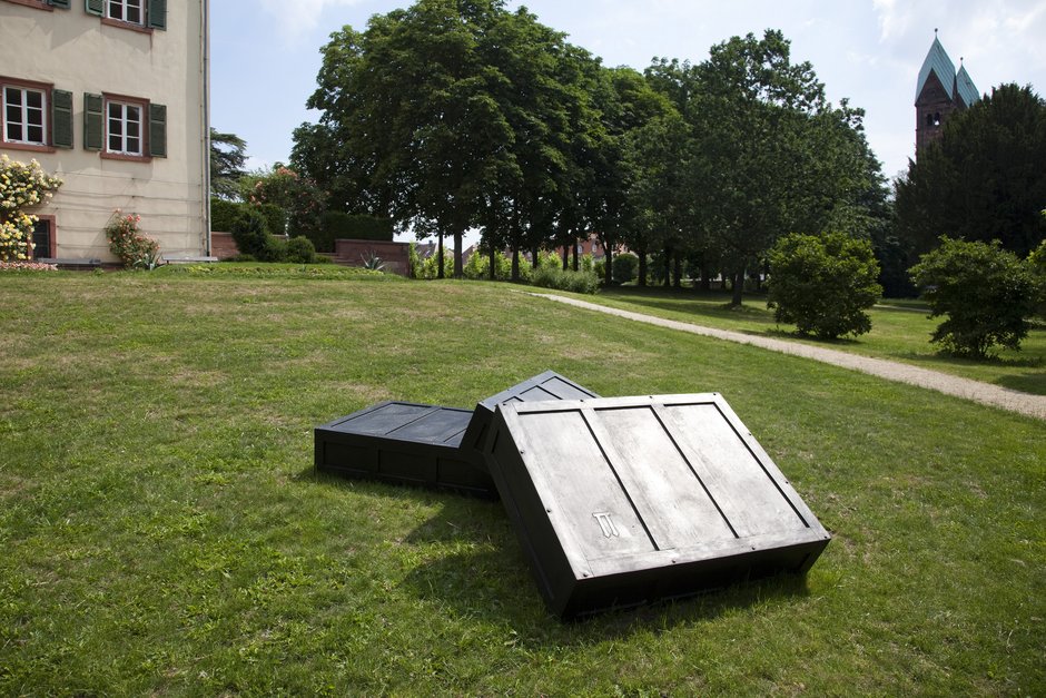 Force Majeure, Fig. 2-4