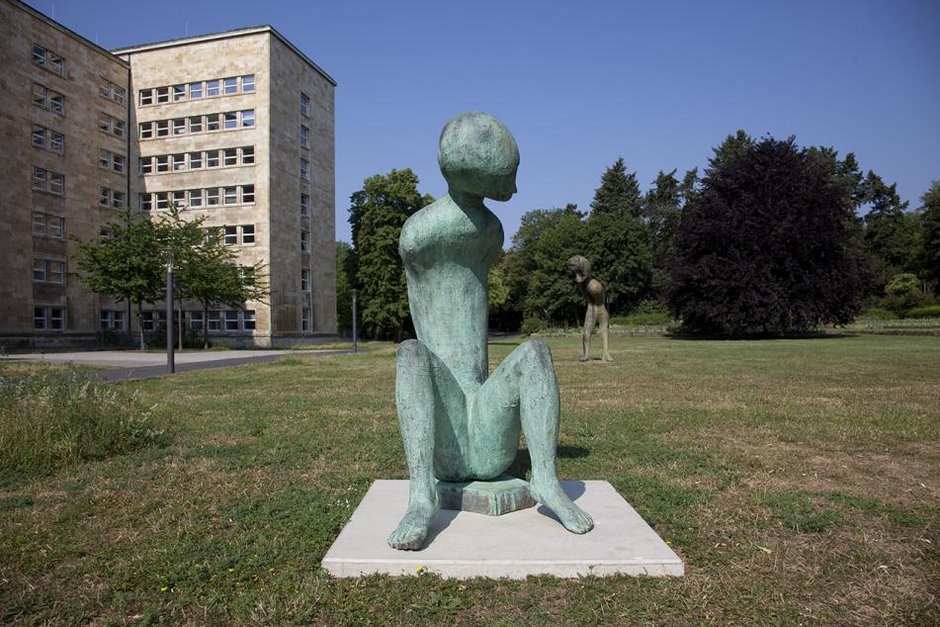 Five ladies and a gentleman in the colony club